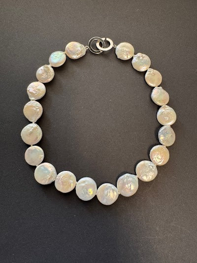 White coin pearl necklace with a puzzle clasp