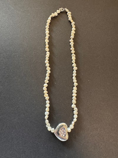 Patterned silver heart and white pearl necklace