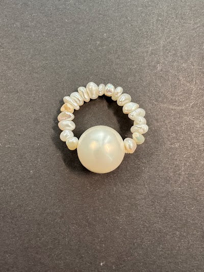 White 16mm shell and freshwater pearl solitaire ring