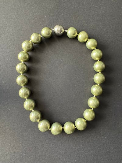 Olive green-hued (17-18mm) shell pearl necklace