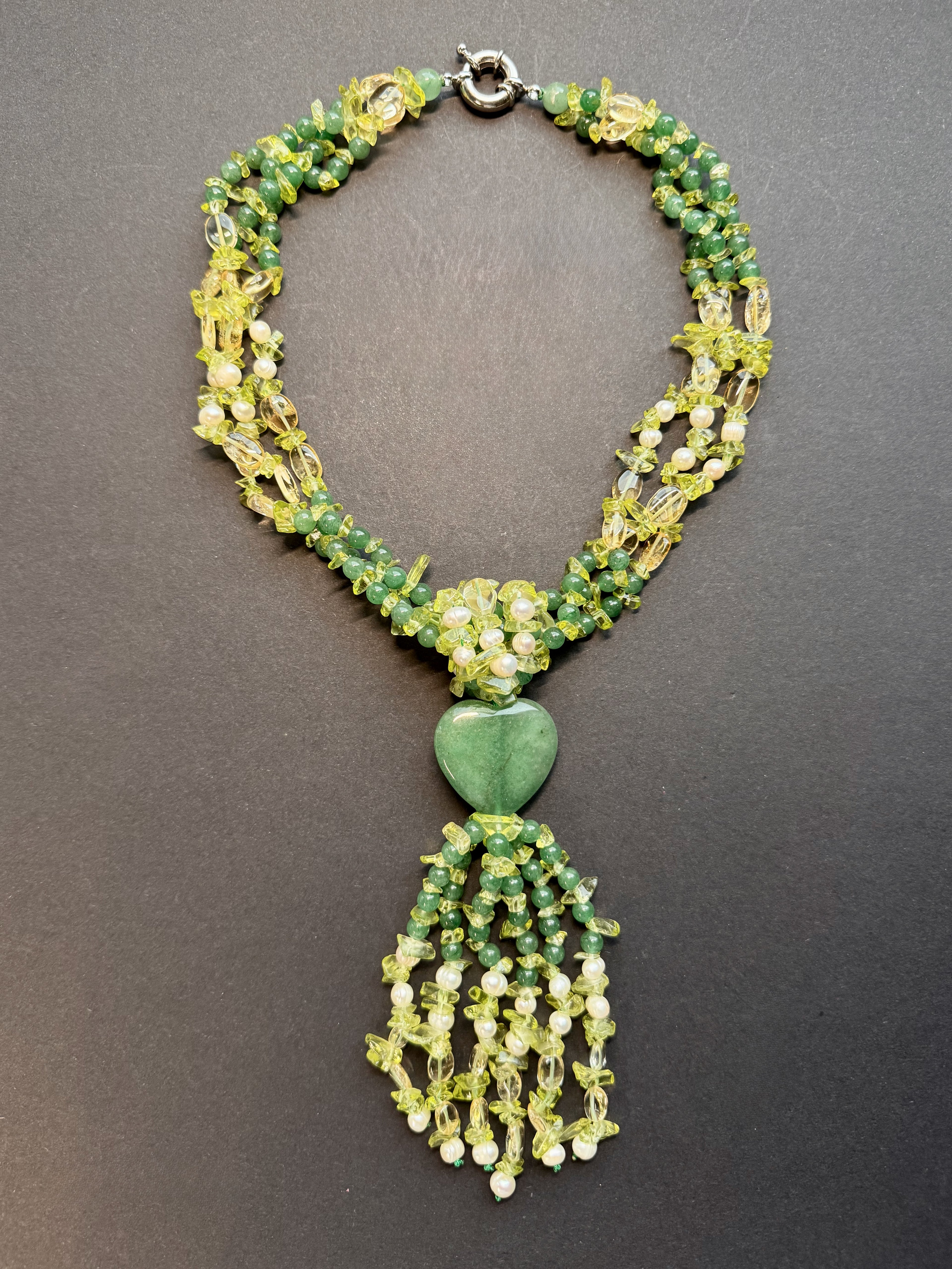Y-shaped pearl and green aventurine necklace