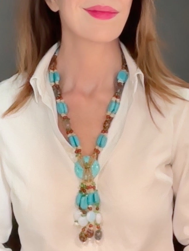 Turquoise y-shaped necklace with a carved rose quartz flower