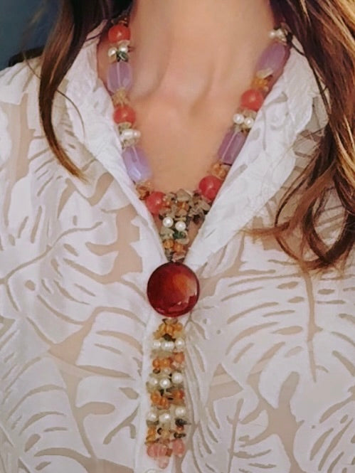 Y-shaped pearl and carnelian disc gemstone necklace
