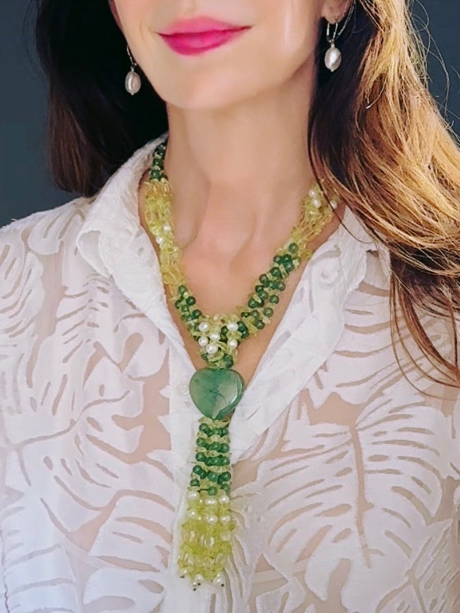 Y-shaped pearl and green aventurine necklace