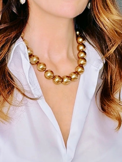 Bronze-hued (17-18mm) shell pearl necklace